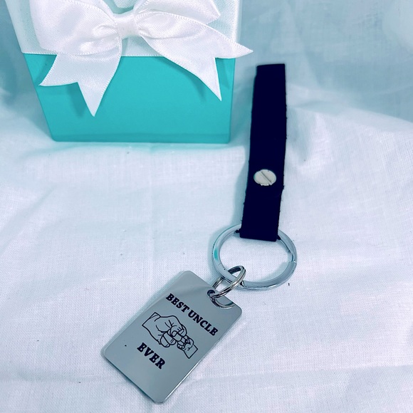 Best Uncle Ever Keychain With Black Strap - Picture 1 of 7
